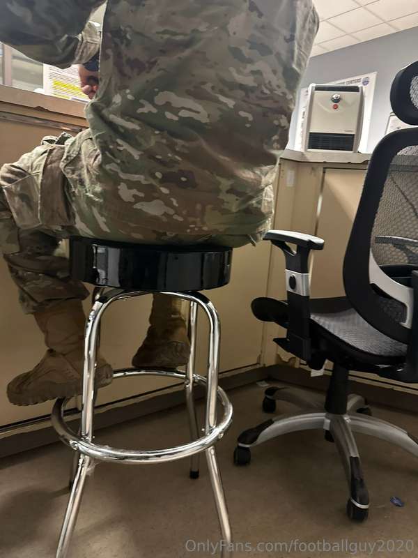 Me jerking and soldiers being soldiers! 28