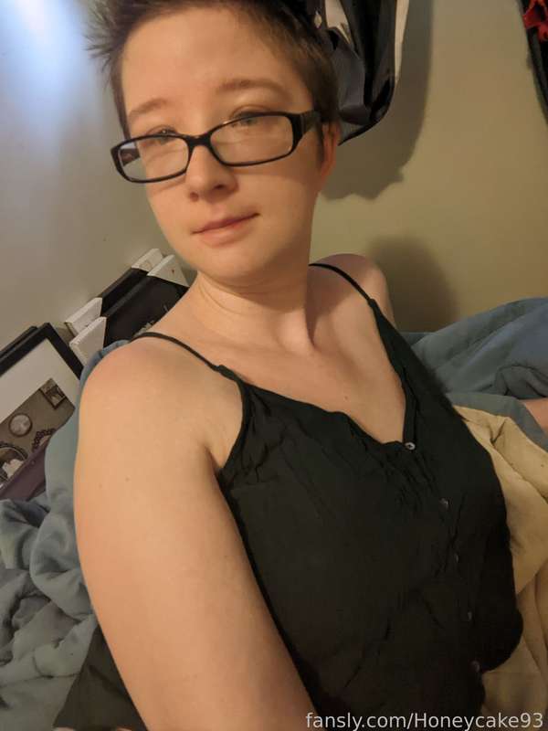 Honeycake93 - Fansly - 04 May, 2023 16
