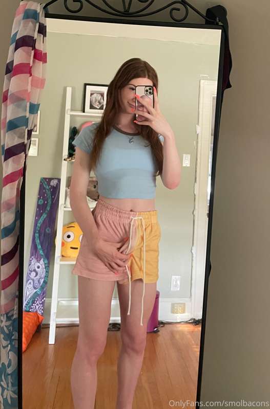 Swipe to undress me 🥰💙