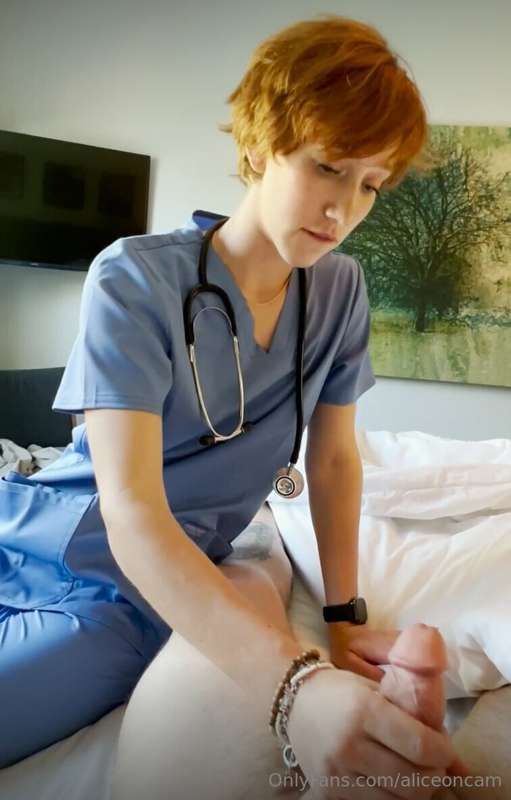 would you trust me to take care of you as your nurse? 
Sendi..