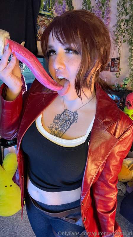 Claire Redfield cosplay! ❤️ which Resident Evil game is your.. 13