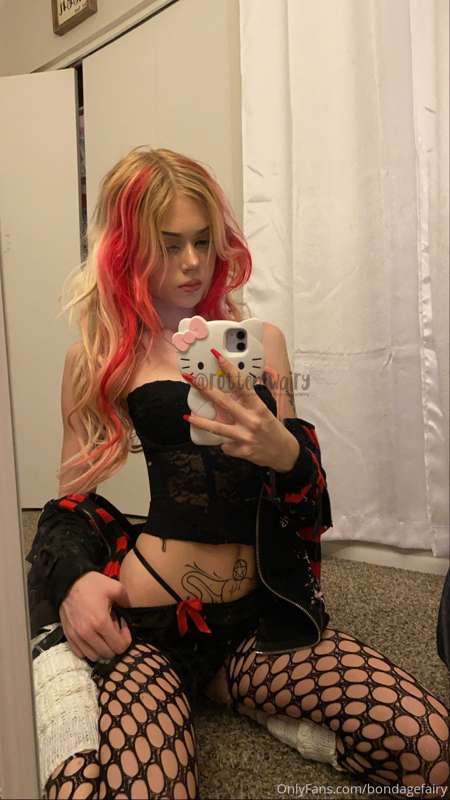 hi just feel cute here