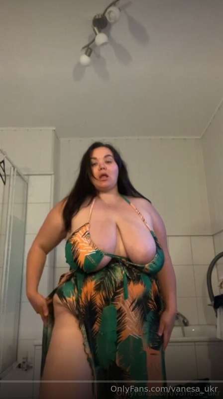 can you call this a nip slip? 🤭