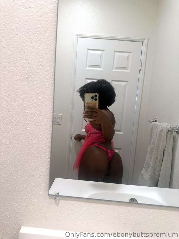 Charizard in the phone case but my Vulva Sore 🙂 1