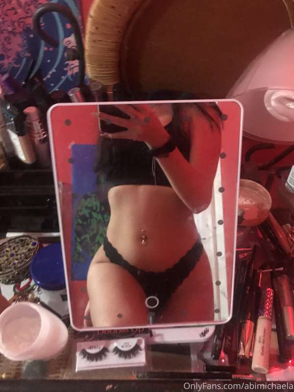 Messy background lol😜