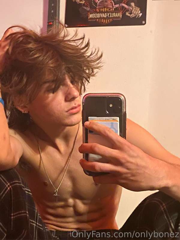new pfp 🫢 msg me! 2