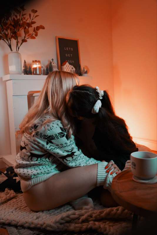 Warmer With You 🍂🍁☕️🔥🪵🧣🧦🕯

🦊 @yourgymgirl 2