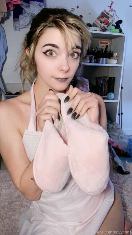 Good morning, Master! What’s my objective for today? ^_^ 10