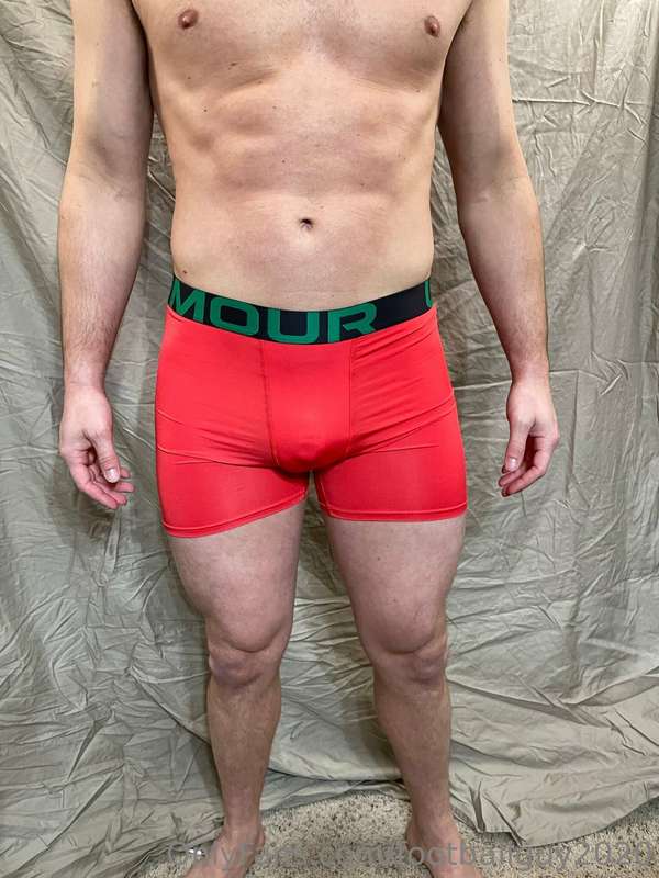 don't you just wanna suck on his amazing nipples! 25