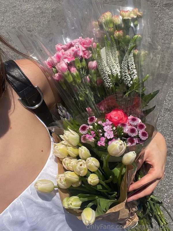 Flowers have a way of brightening up even the dullest of day..