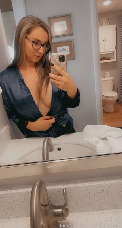 Bestfreakyfriends - Fansly - 13 May, 2022