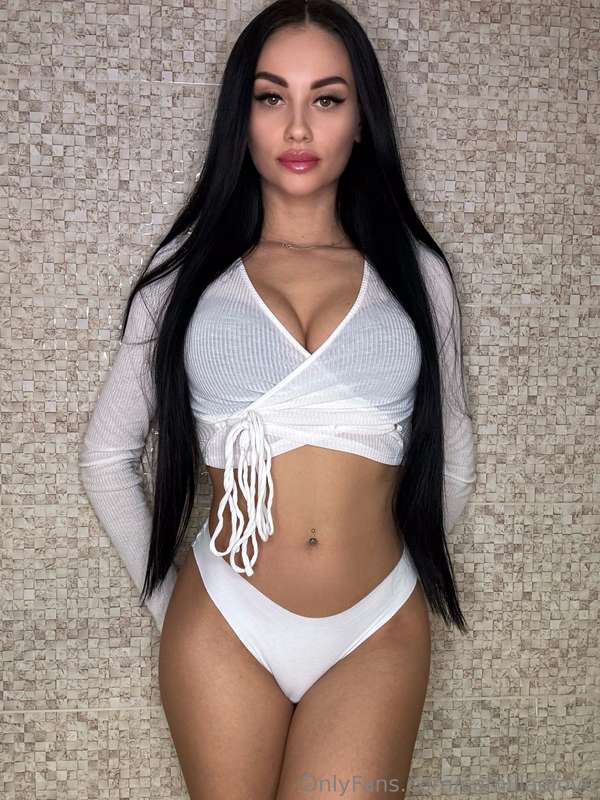Do you know the best thing about being alone at home🥵? Walki..