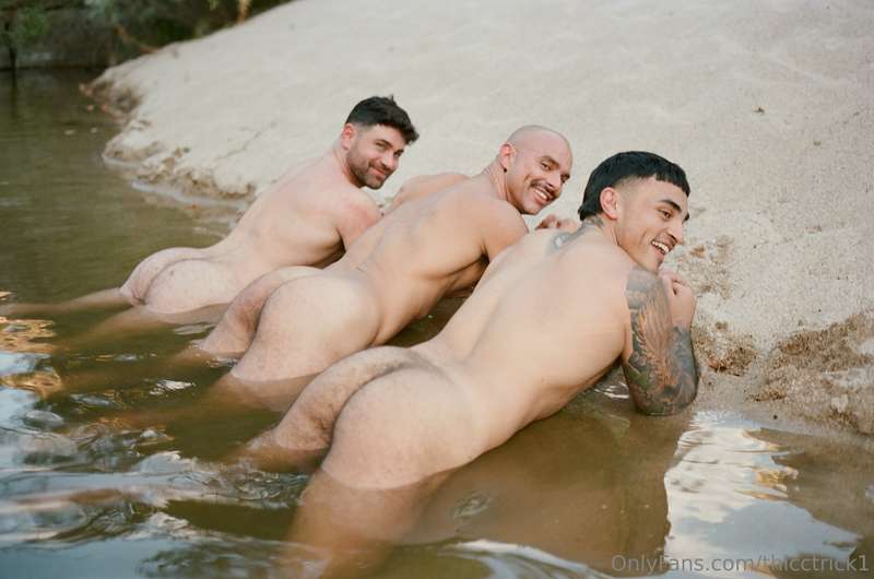 Skinny dipping with @beaubutlerxxx @nickbutlerx & @loganstev.. 2