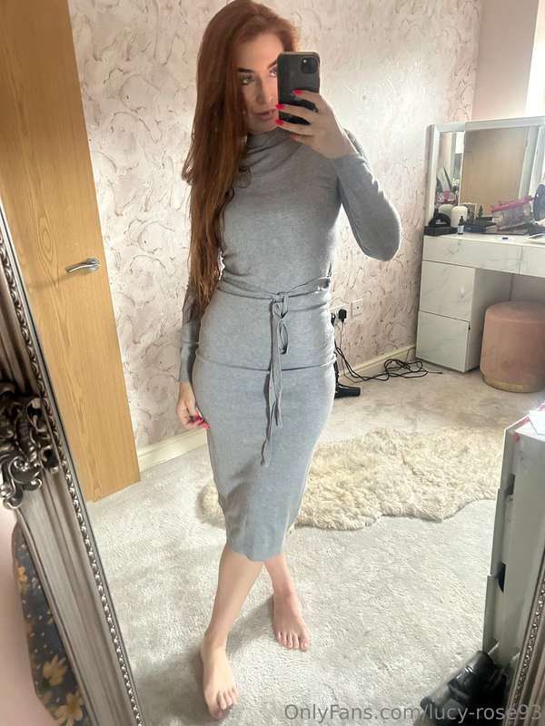 Going out to eat tonight…without panties on, swipe to see 😉