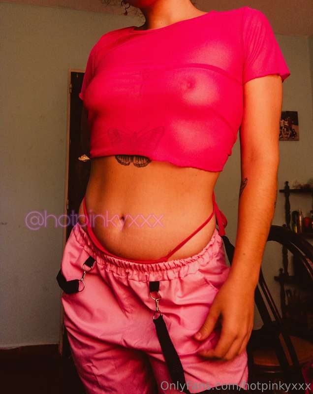 all pink session 🌸💘 do you want me to take it off for you?? ..