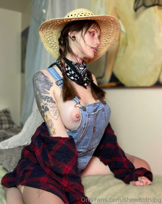 im a scarecrow….obviously …. 2