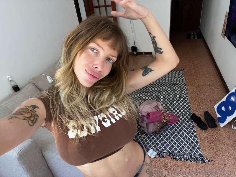 estoy picada en todos lados🥲🥲🥲 3