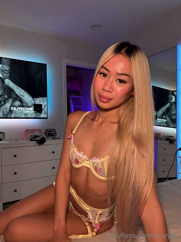 live in 5 hours 🥰❤️