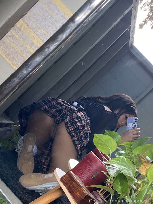 having fun in my mini garden <3 should I film something even.. 3