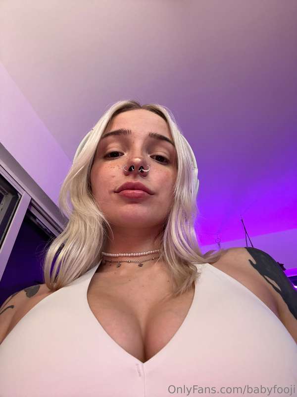 Would be so nice to get fxcked right now. I'm so desperate f.. 19