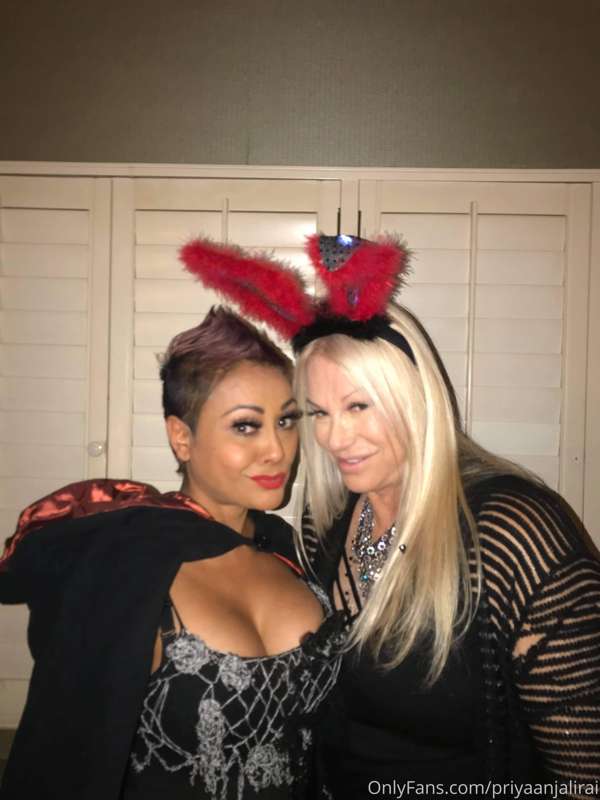 My Halloween costume hanging with Kat Cleavage on freemont i.. 5