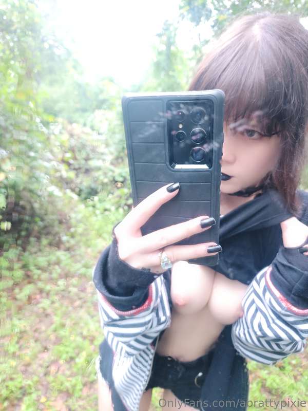 nudes in the rain  5