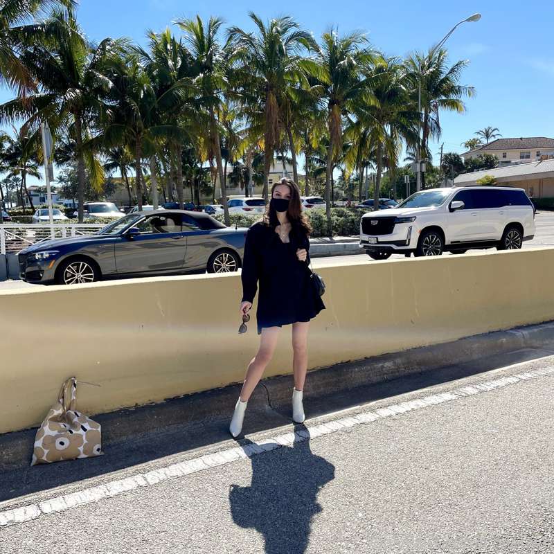 My warm weather outfit for today 🌴

Can you tell what my fav..