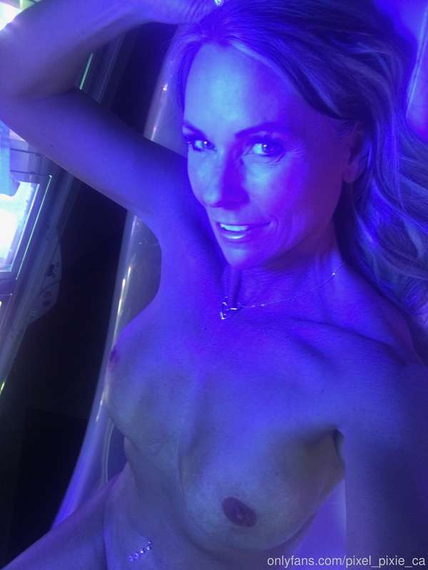 Getting my Tan on...lol..xoxo