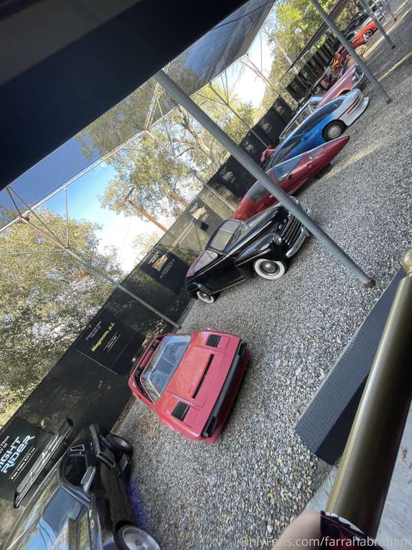 Which car would you pic for your shoot?! Legendary cars on u.. 1
