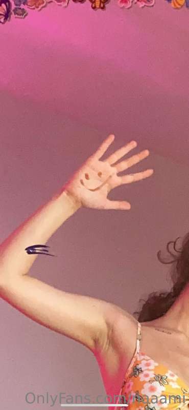 Don’t forget to smile when you feel happy 😁😘
Good night and .. 1