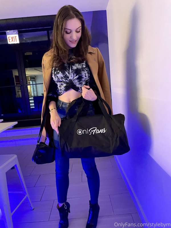 Going to be uploading a fun post about styling some OnlyFans..