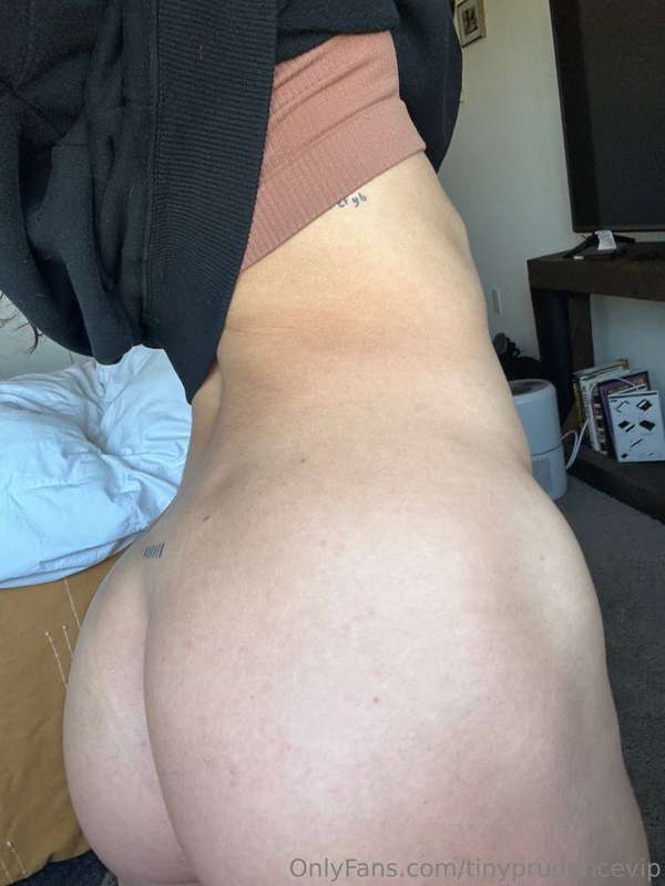 Booty or bush? 🤔 6