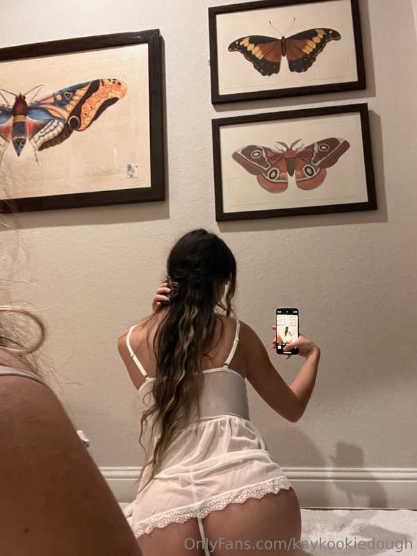 A little back view🍑