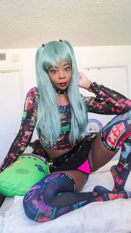 Luxsteez - Fansly - 13 Apr, 2023 2