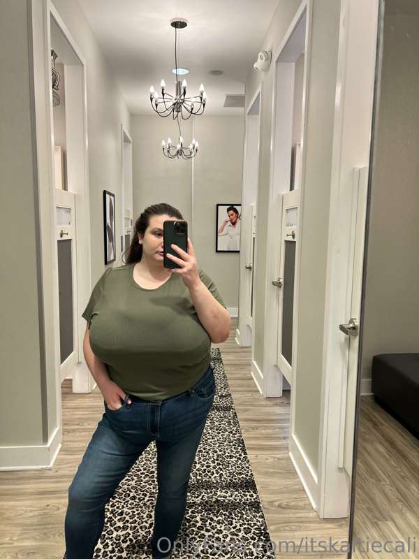 Insta saw it first🫶🏻. 
I dropped a Jean size … yet I’ve gain.. 2