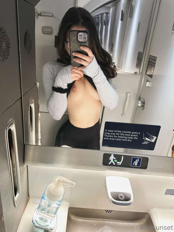 boobs on the plane lol
