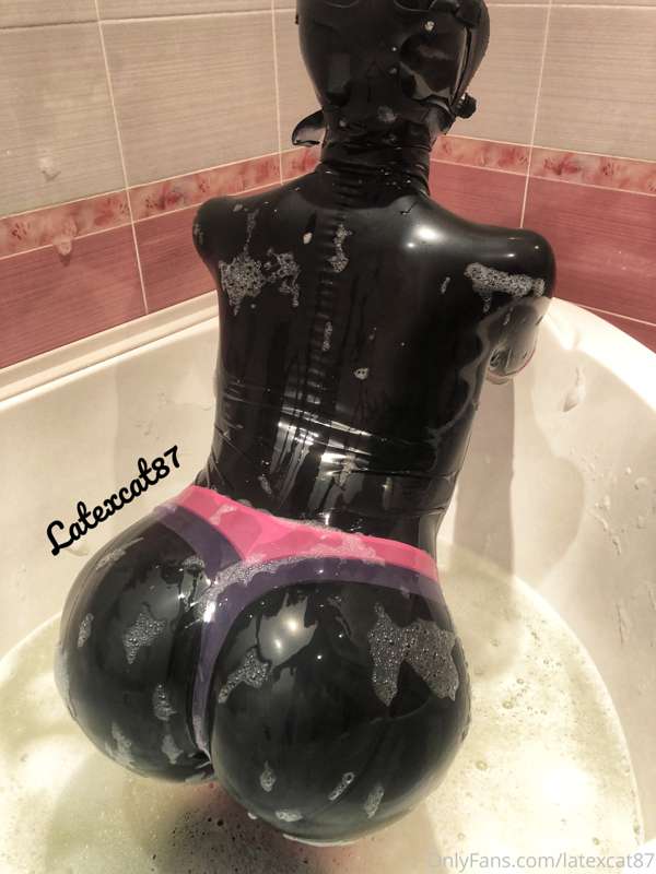 Hello my dears, this weekend, I was able to put on my rubber.. 1