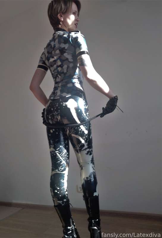 Latexdiva - Fansly - 22 Aug, 2022 18