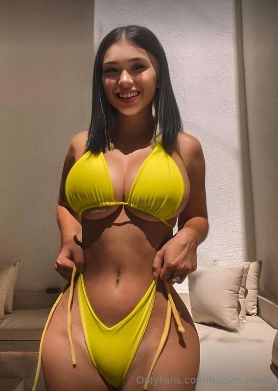 🍒Free Subscription🍒@asiska she loves jerking cocks with her ..