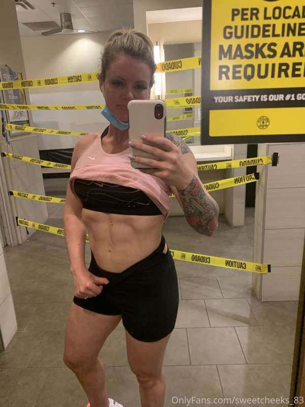 Wore my tight shorts to the gym. Tell me what you think? Mak.. 1