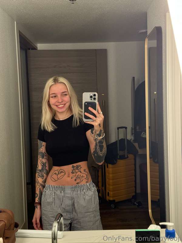 Staying hotel to hotel across America for the next 10 days 😅.. 9