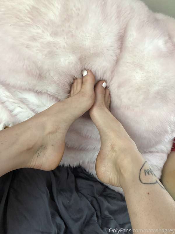 Showing off my new pedicure!  I’ll be doing a footjob with R.. 4