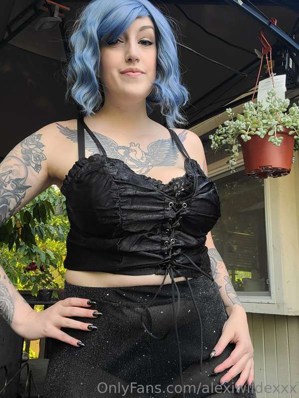 Alexiwildexxx - Onlyfans - 26 Nov, 2022