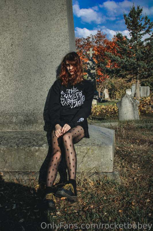 pov: ur goth gf takes you on a date 9