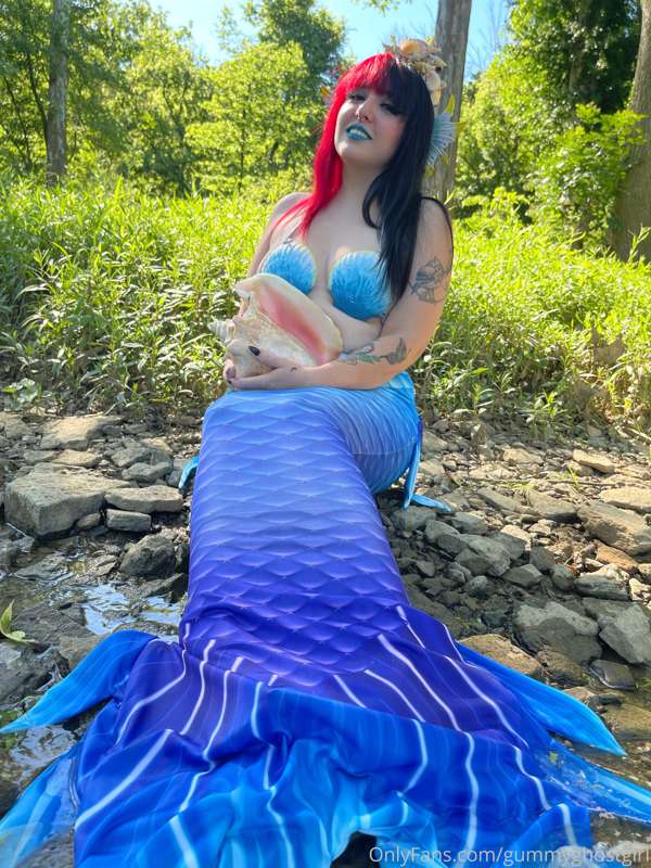 Just a mermaid looking for a sailor lover 🧜‍♀️💙 8
