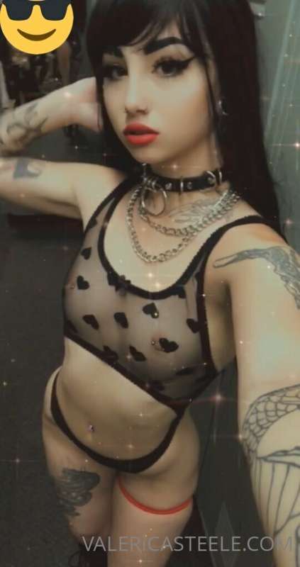 sometimes i miss the club 💖 and this bodysuit 

circa 2019 4