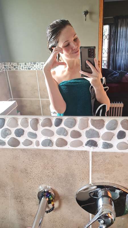 “Me my selfie and i” Keep swiping😚 7