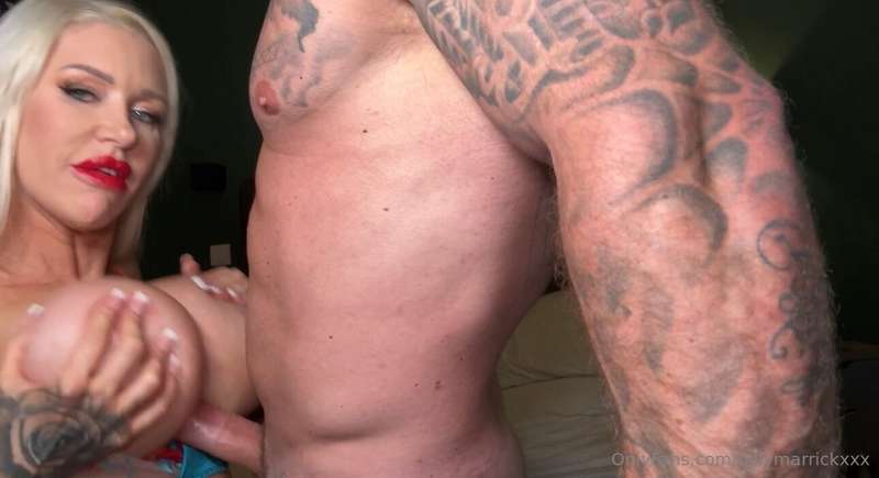 Titfucking Tanias huge tits 