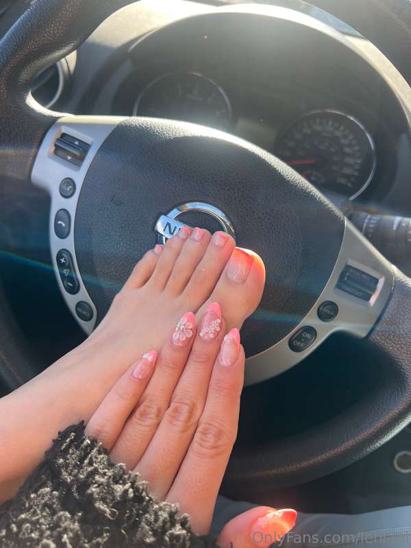 Nice out enough to be barefoot in the car 🥰 3