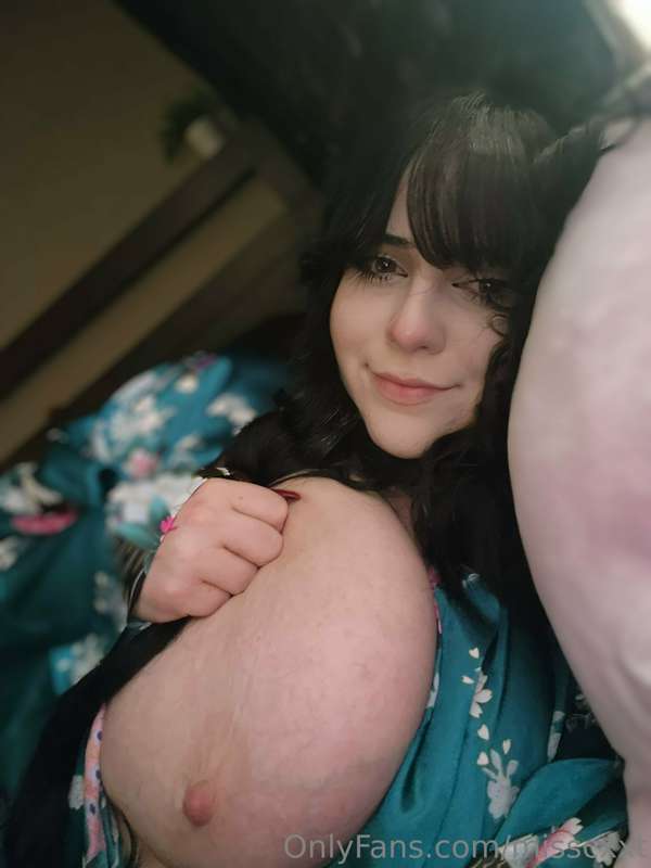 Come here let's cuddle 💓
Come snuggle up in my boobies